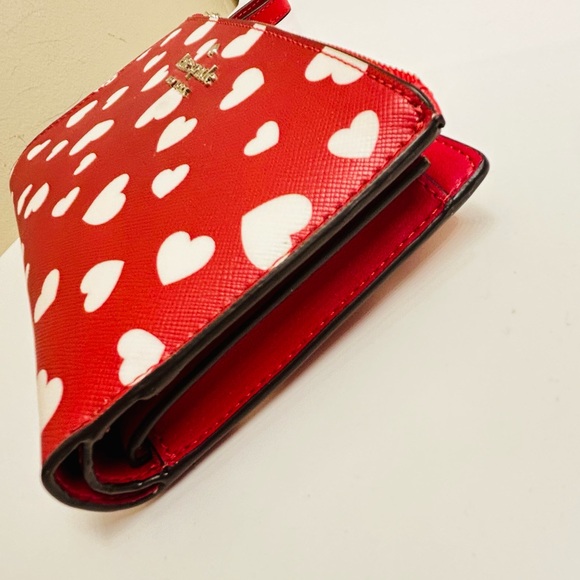 NWOT Kate Spade Heart Phone wallet - Picture 5 of 13
